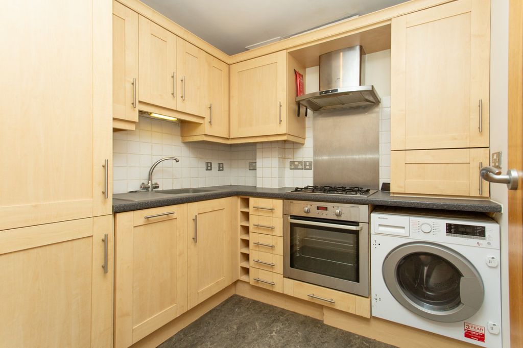 Property photo 3 of 6 Picture 3