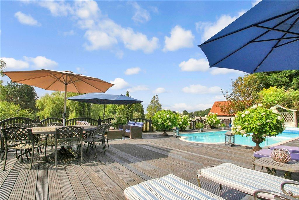 Property photo 2 of 19 Rear View