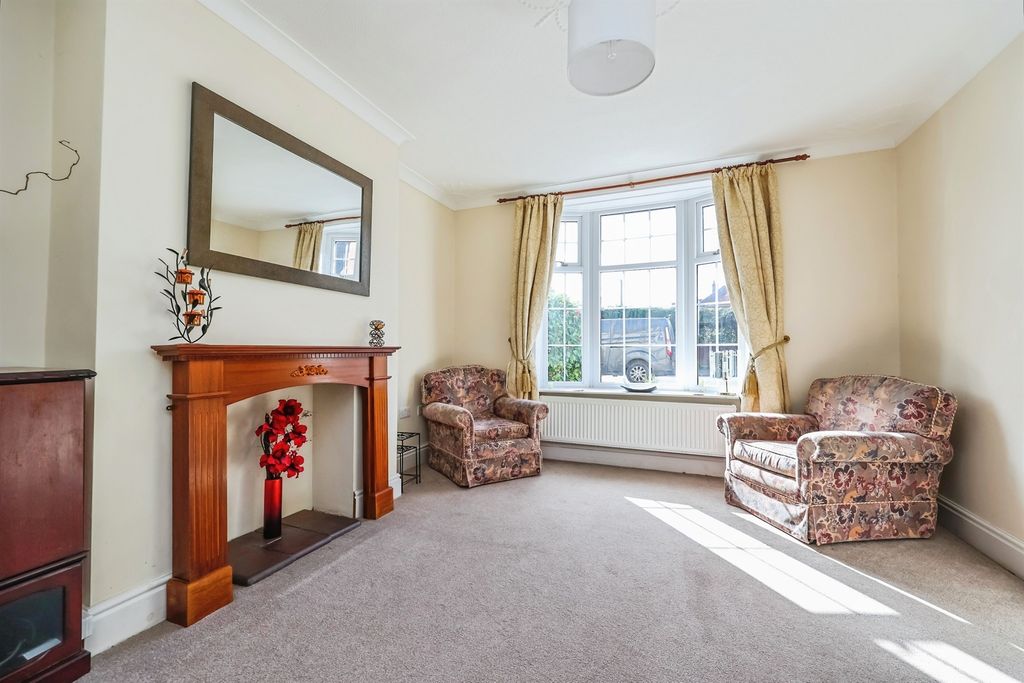 Property photo 3 of 31