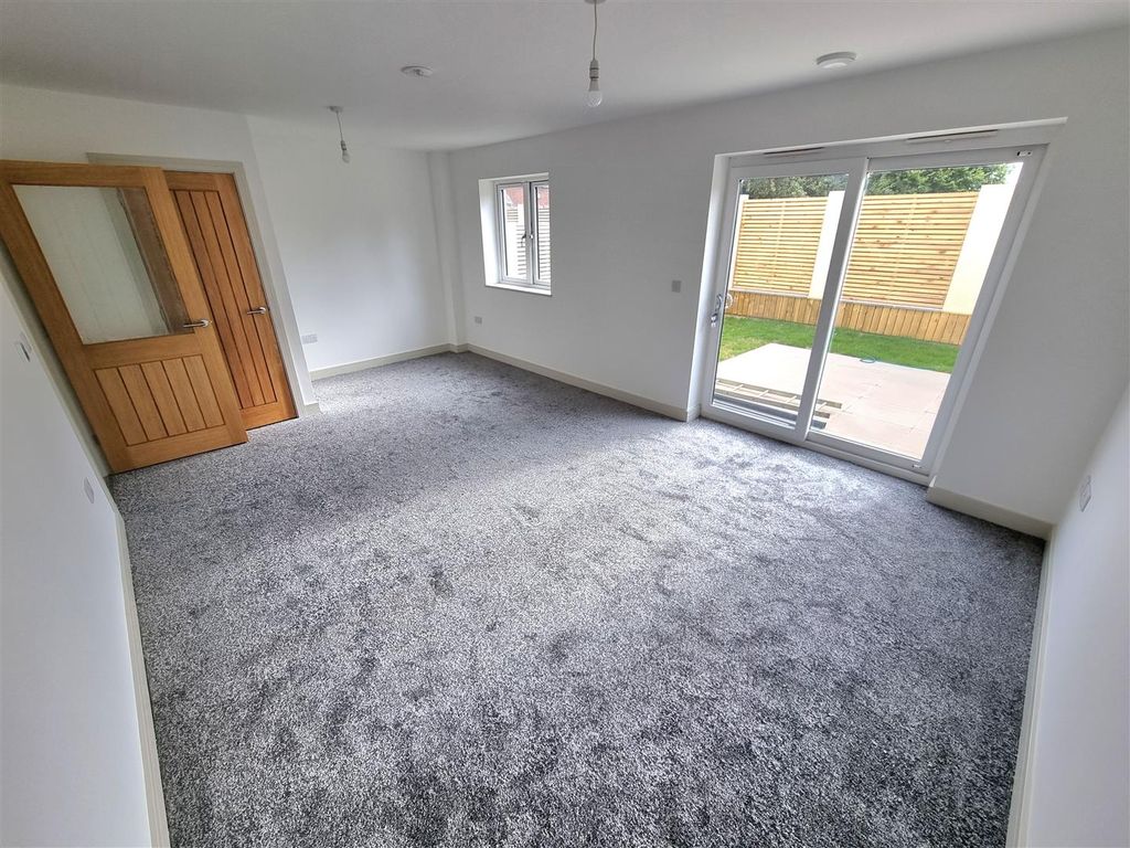 Property photo 3 of 13 Sitting Room.Jpg