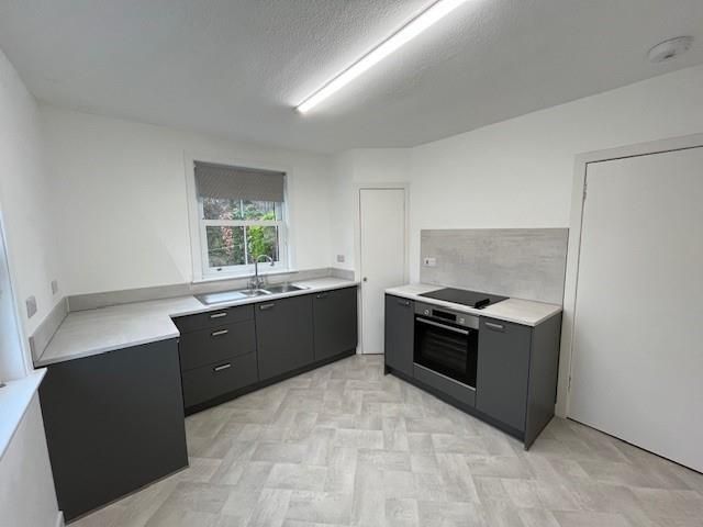 Property photo 2 of 10 Kitchen.Jpg