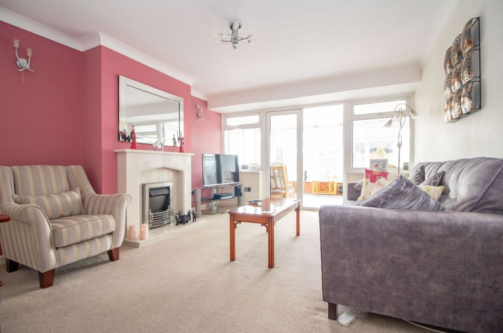 Property photo 3 of 18