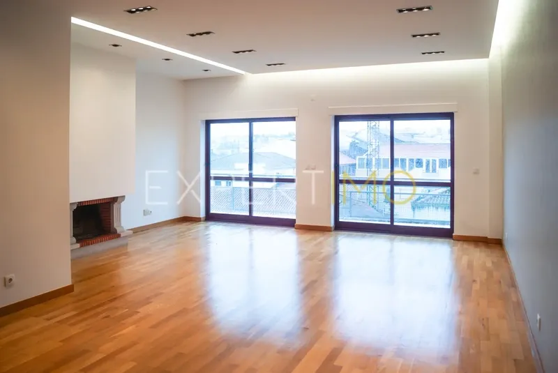 Property photo 1 of 32 Img 0