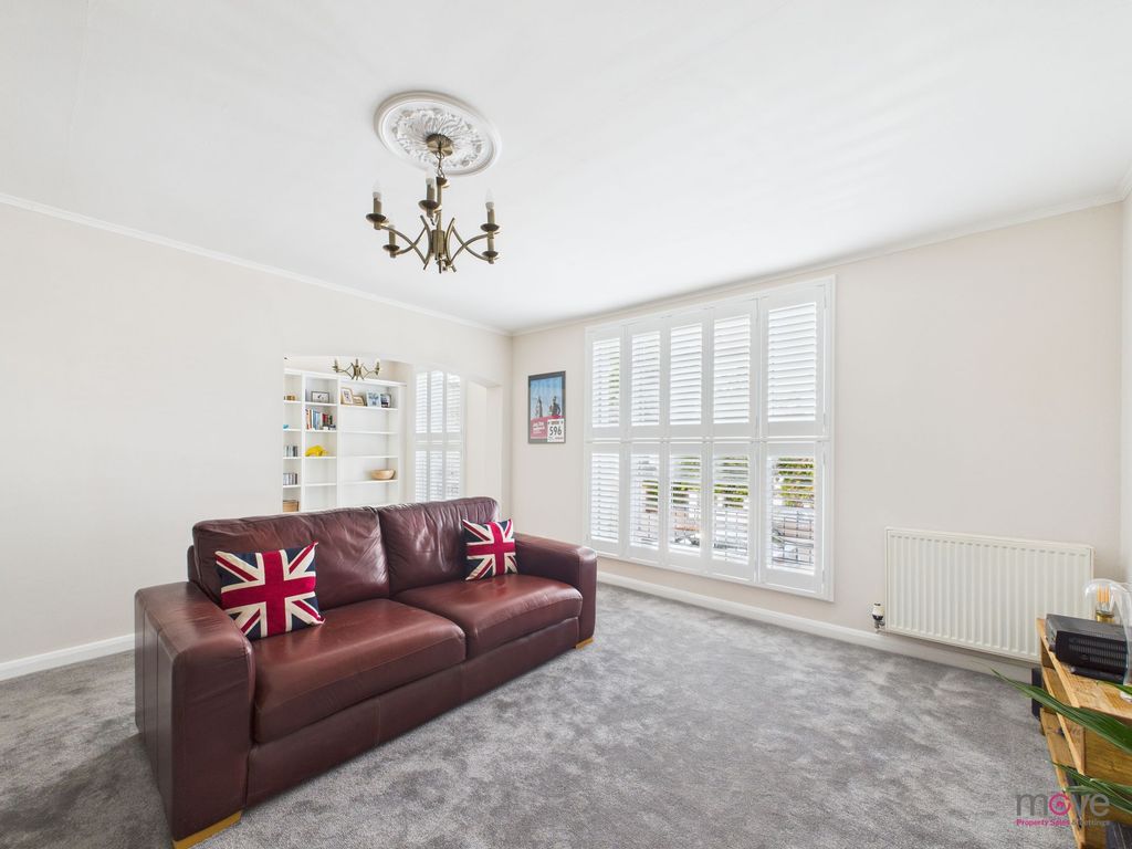 Property photo 3 of 13