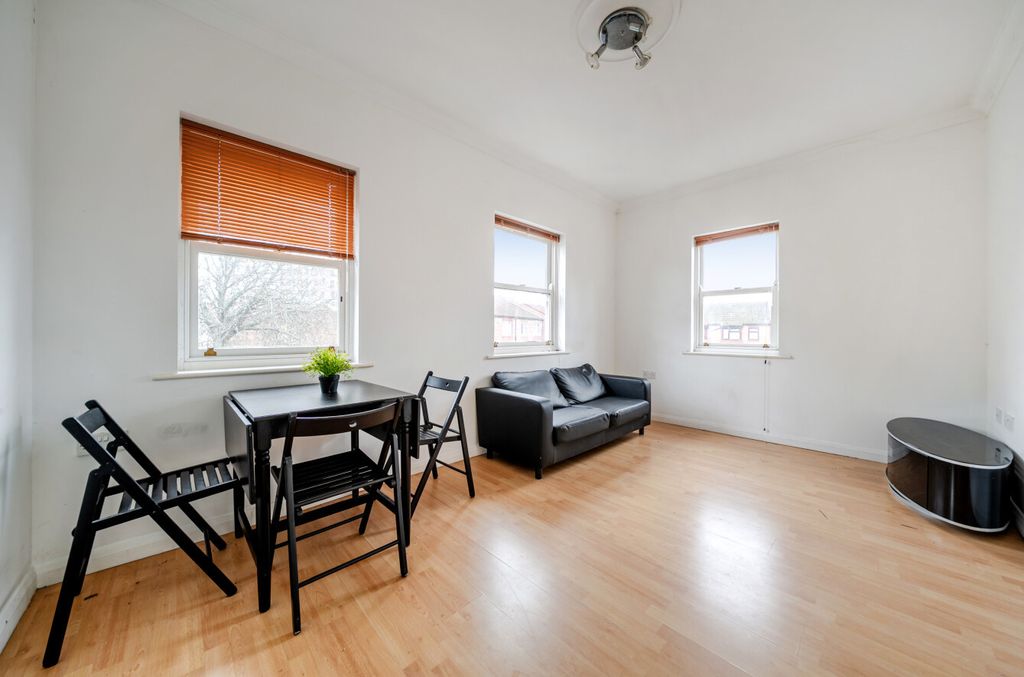 Property photo 2 of 12 1393811-6-6941389...