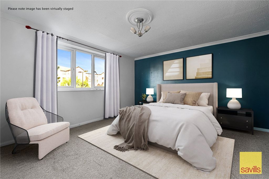 Property photo 2 of 18 Bedroom