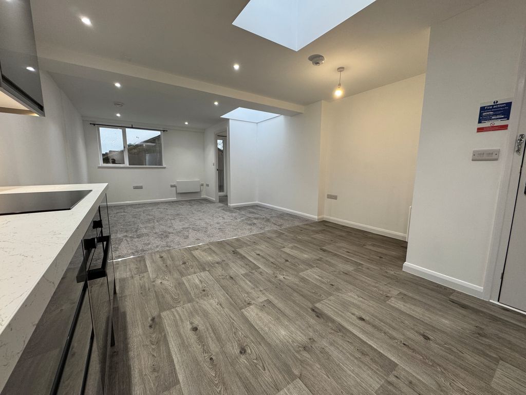 Property photo 2 of 23 Image