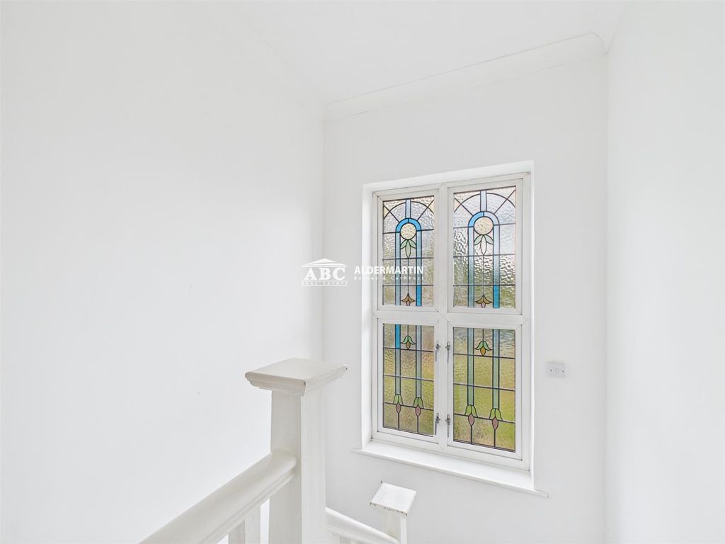 Additional image 22 of 5 bed property for salePenshurst Gardens, Edgware HA8