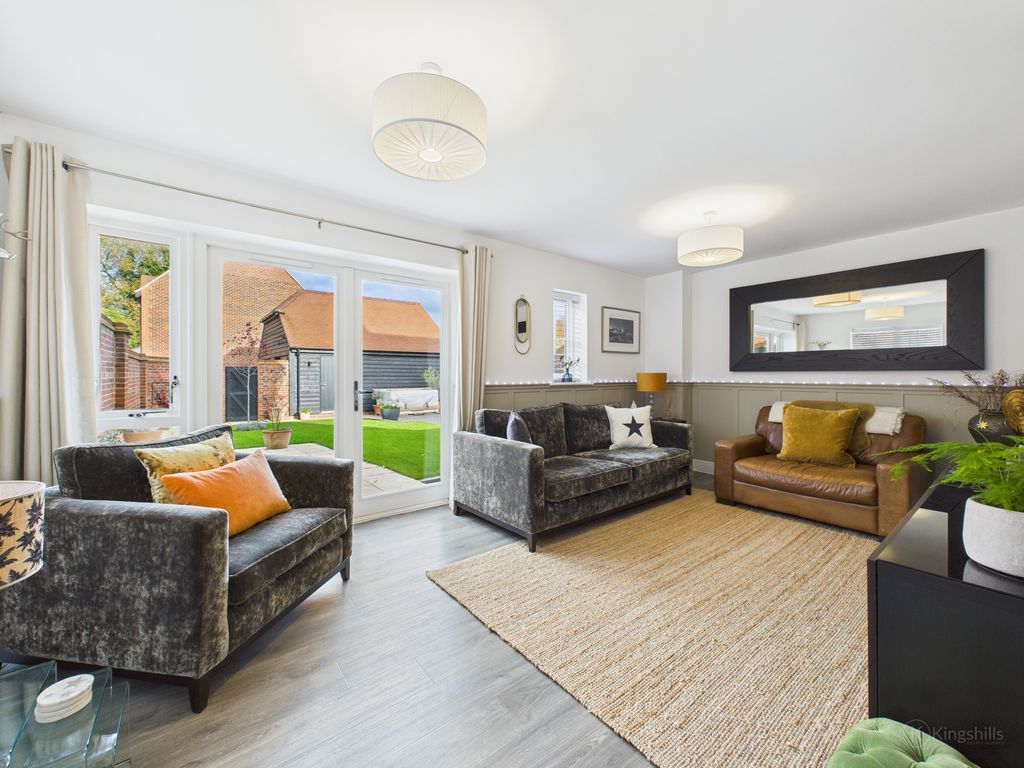 Property photo 3 of 23 Living Room