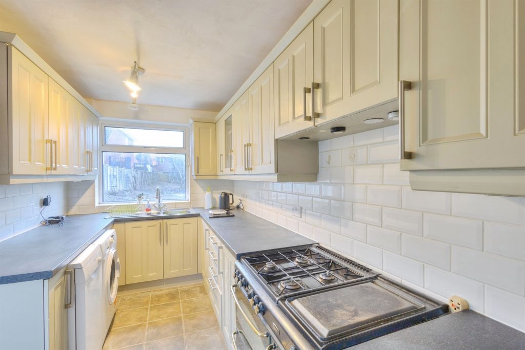 Property photo 2 of 27