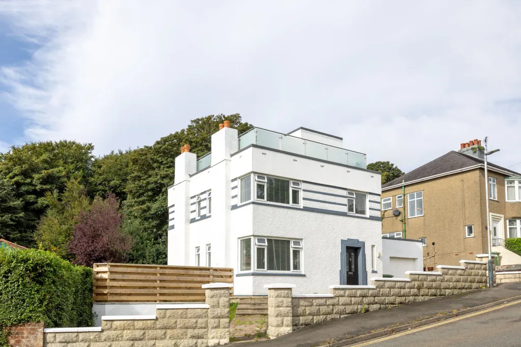 Property photo 1 of 31