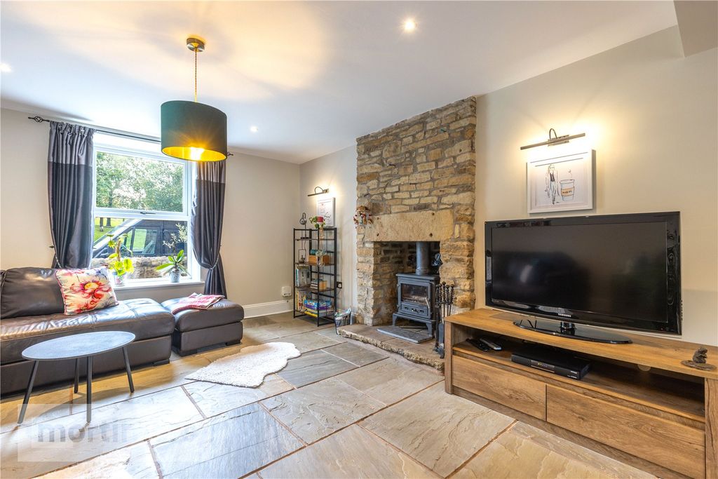 Property photo 2 of 26 Living Room