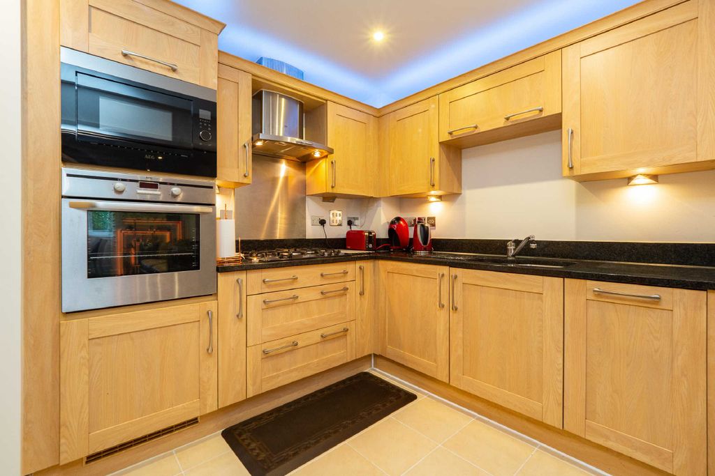 Property photo 3 of 14 Photo