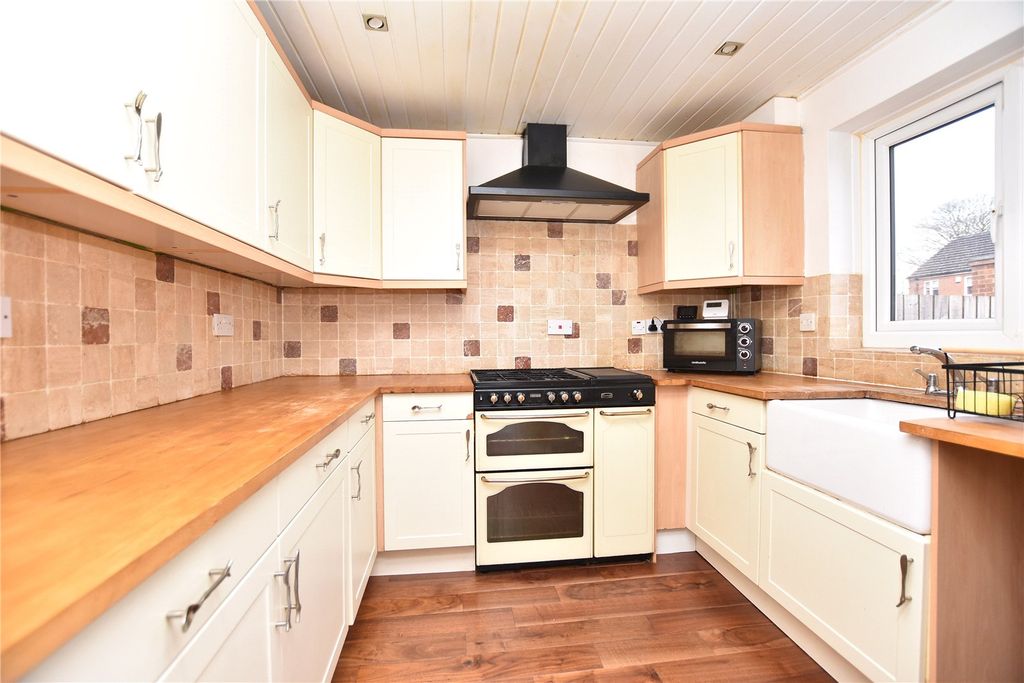 Property photo 3 of 13 Picture No. 10