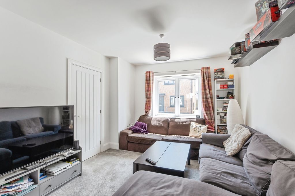 Property photo 3 of 16 Pbox-Img.Jpg