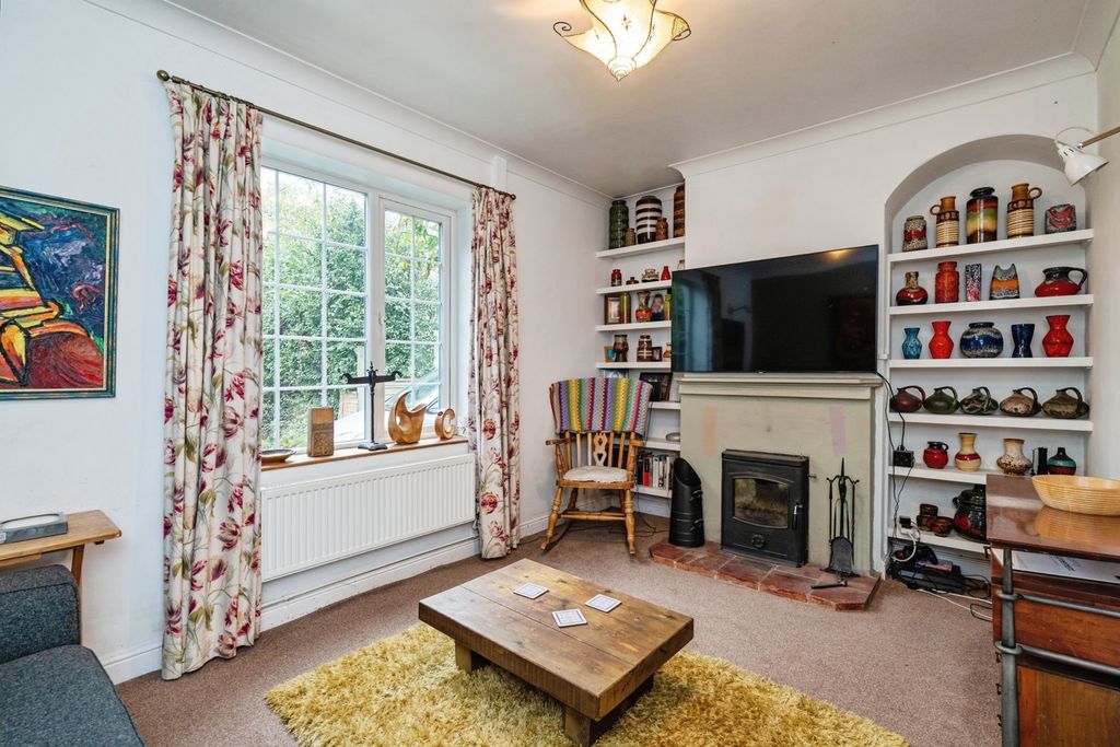 Property photo 3 of 17 Photo