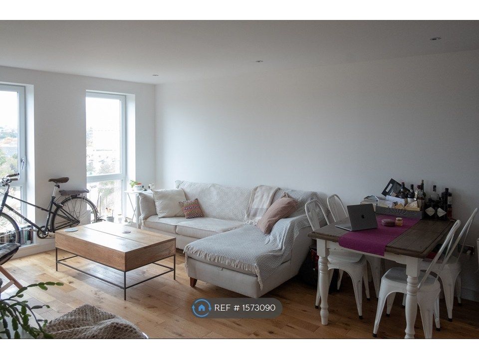 Property photo 3 of 11