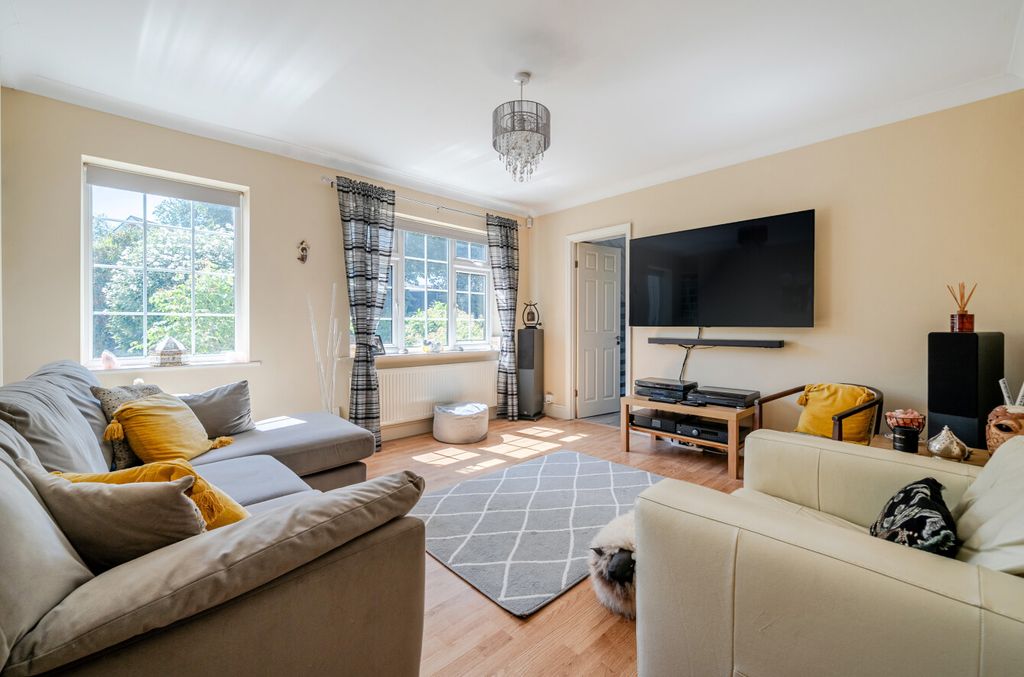 Property photo 2 of 19 22-6A75Ddfb19E63-...