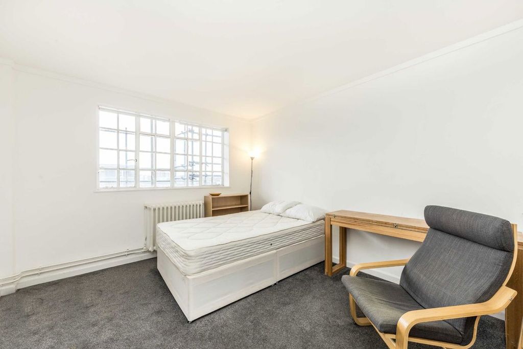 Property photo 1 of 5