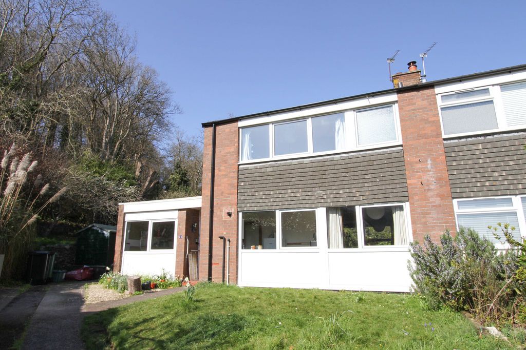 Property photo 1 of 19 Front