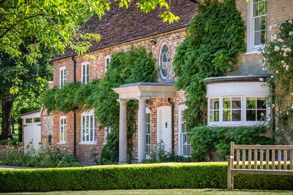 Property photo 2 of 33 Image