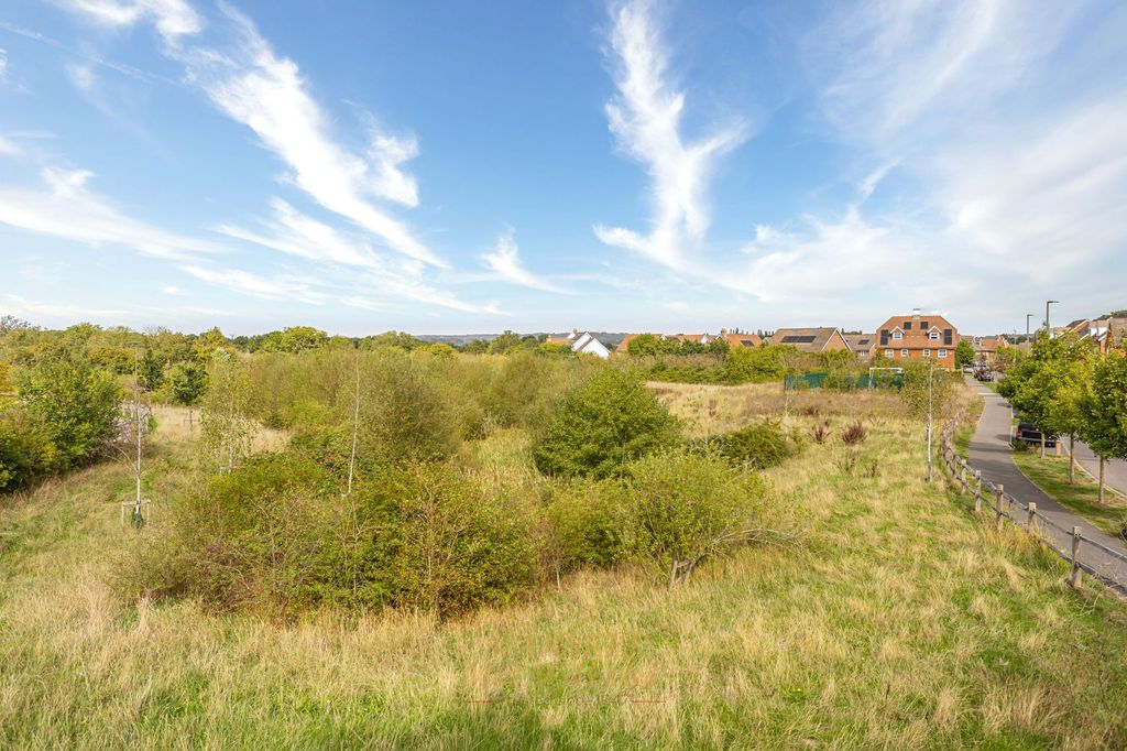 Property photo 3 of 31