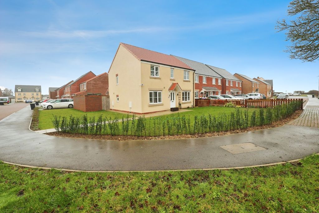 Property photo 1 of 31 4556821