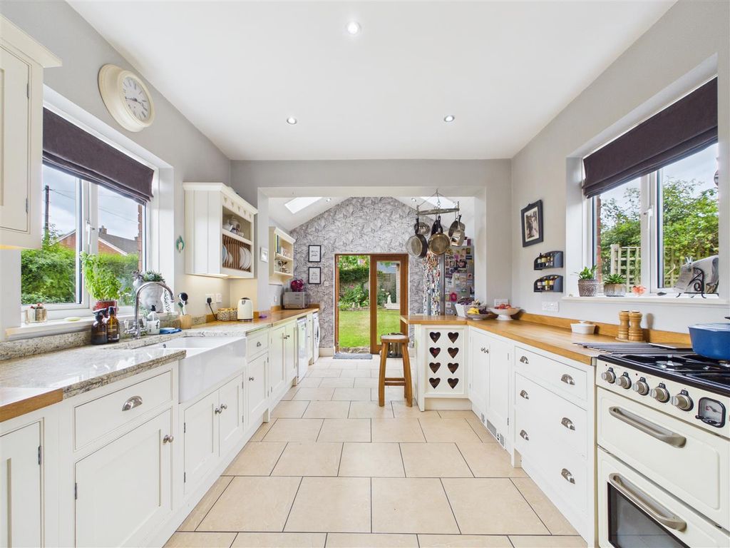 Property photo 2 of 44