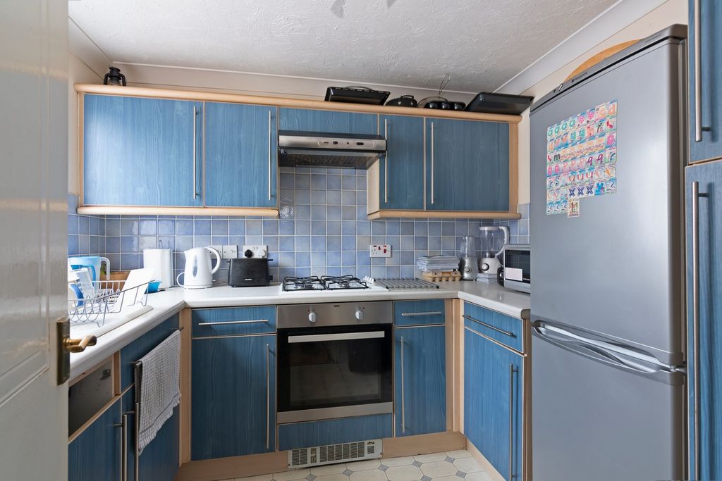 Property photo 2 of 12
