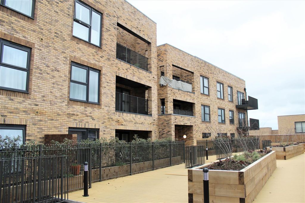 Property photo 1 of 9 External