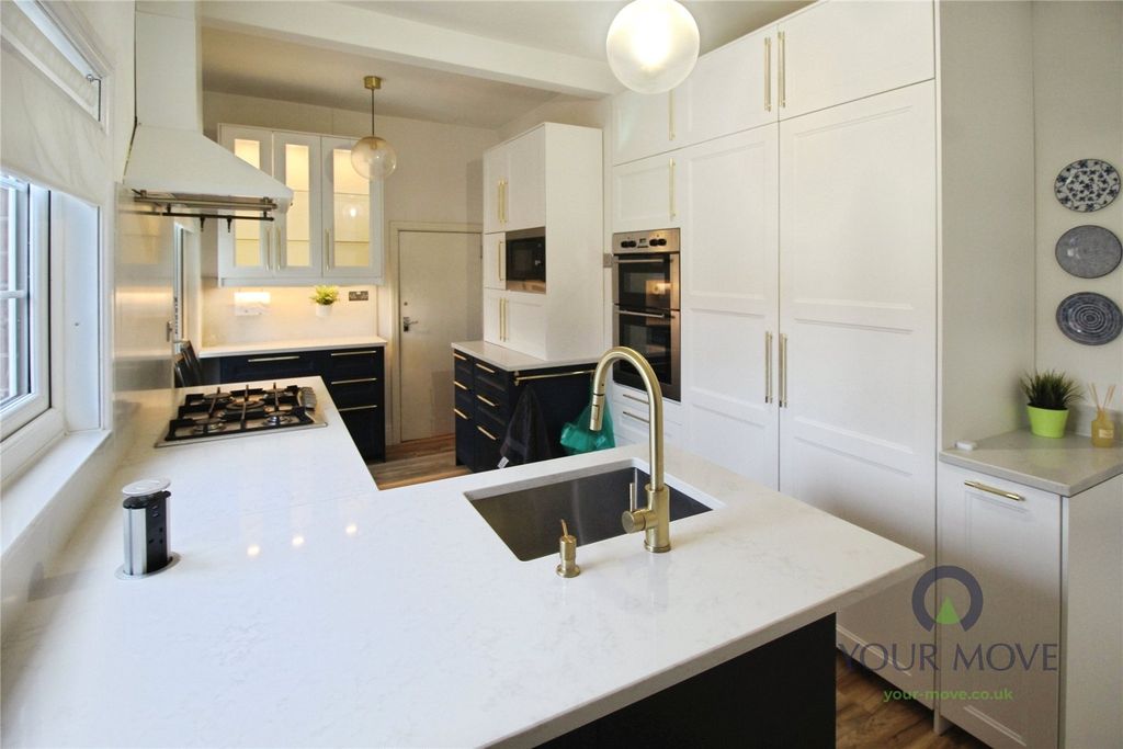 Property photo 2 of 15 Kitchen