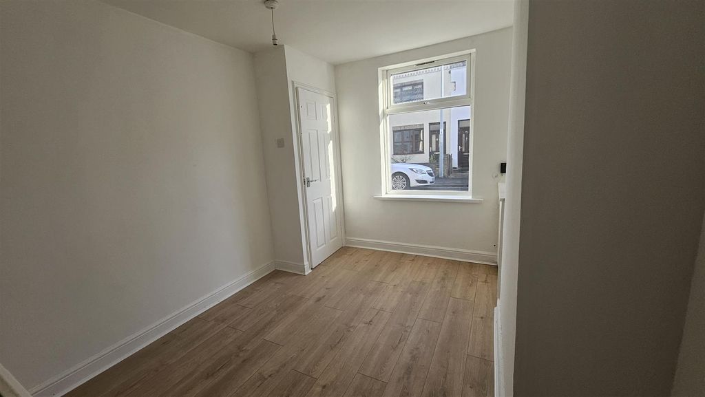 Property photo 3 of 9 20251126_134425.Jpg