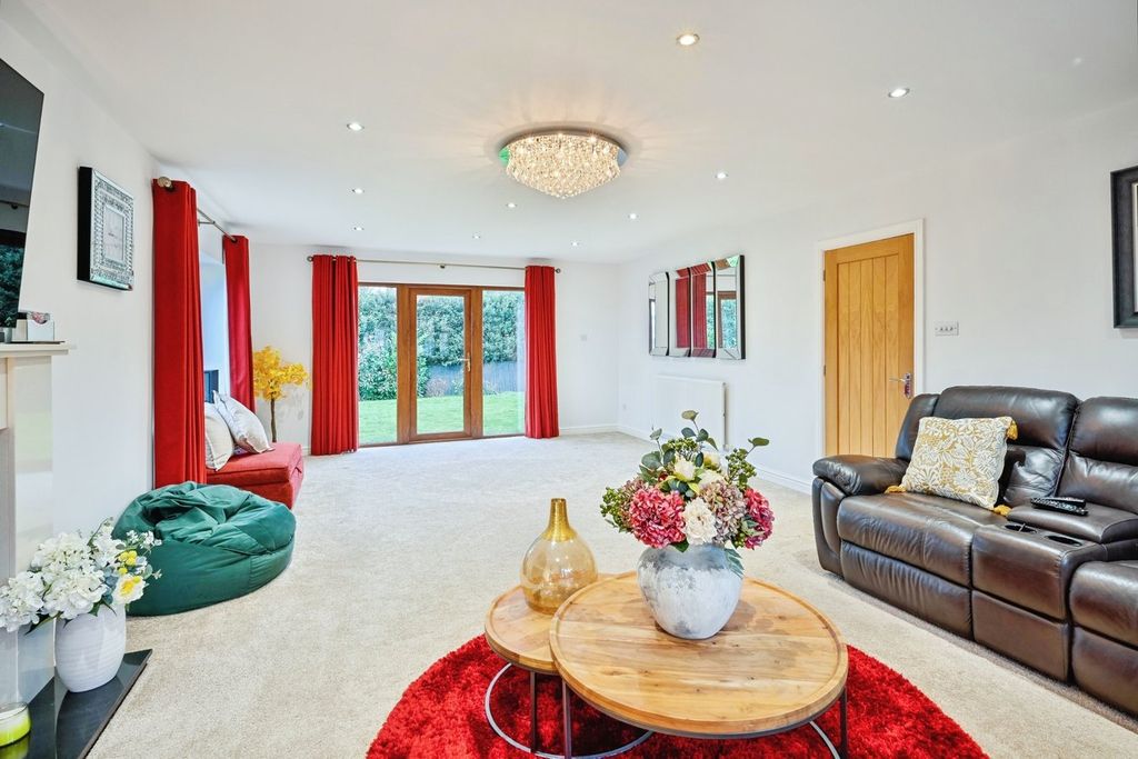 Property photo 3 of 35