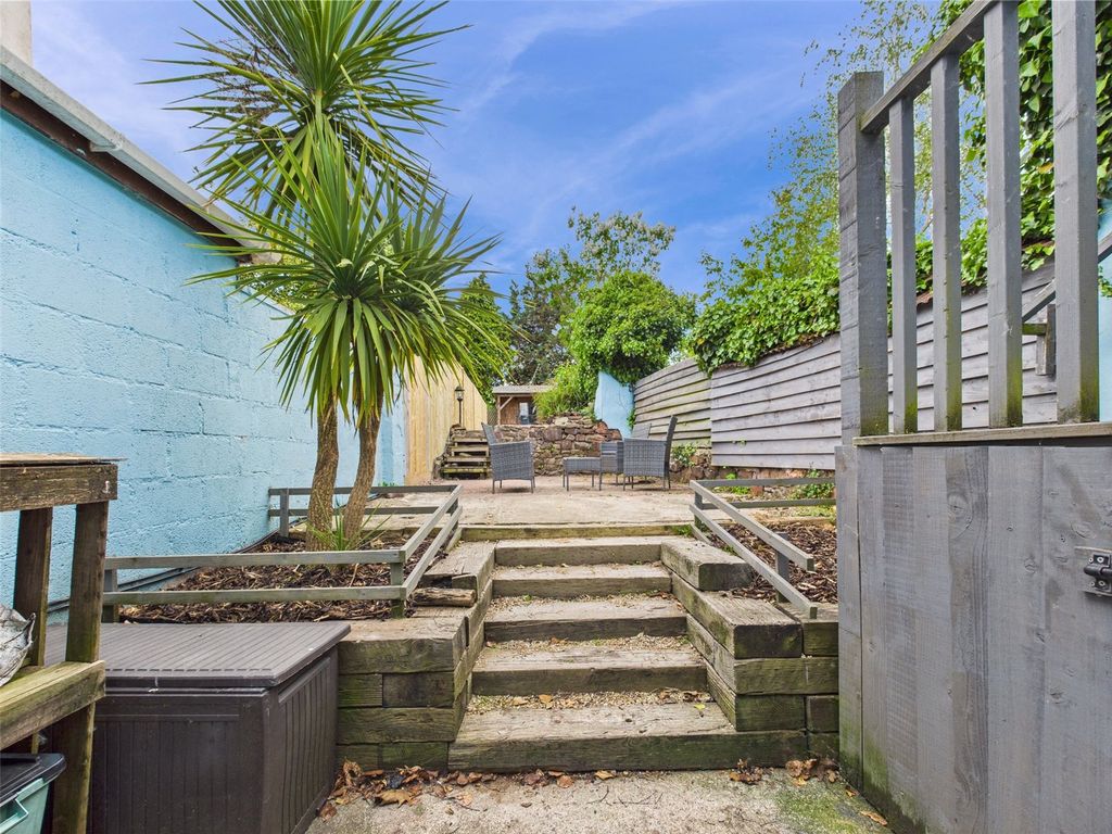 Property photo 2 of 16 Garden