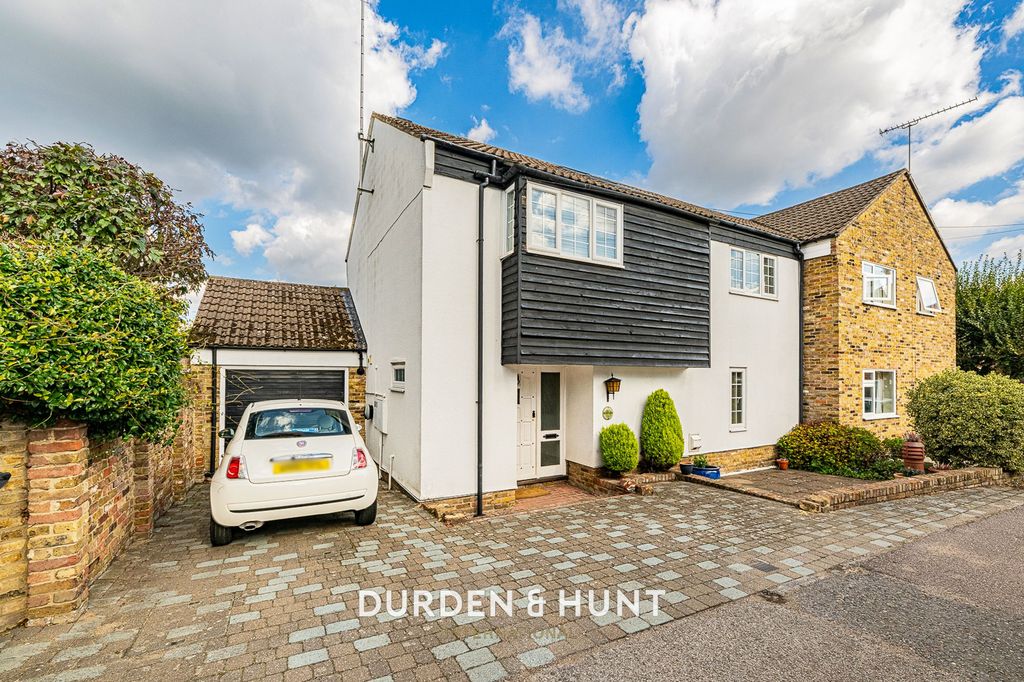 Property photo 1 of 31