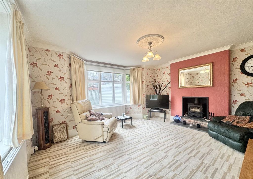 Property photo 2 of 32