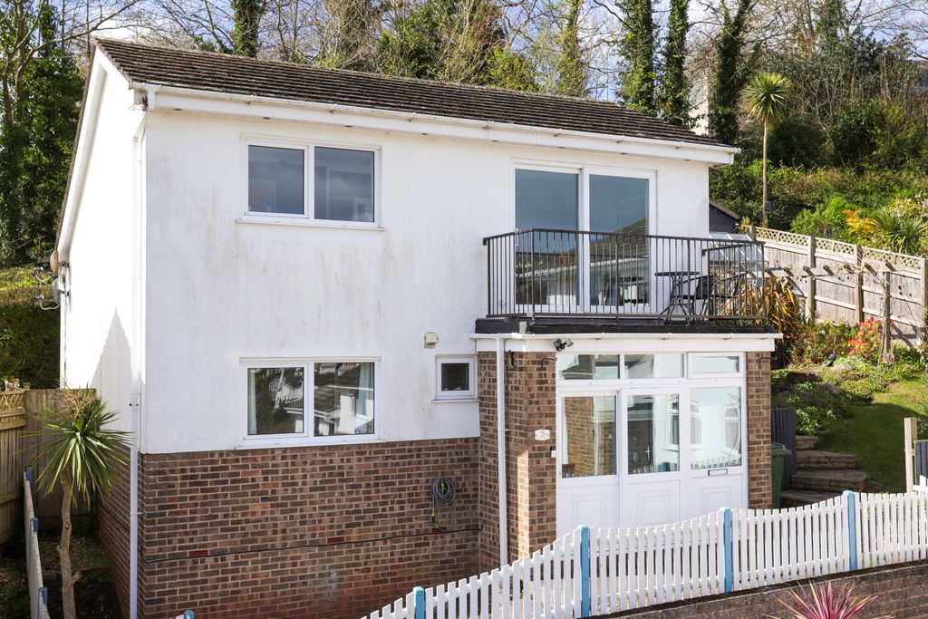 Property photo 1 of 27