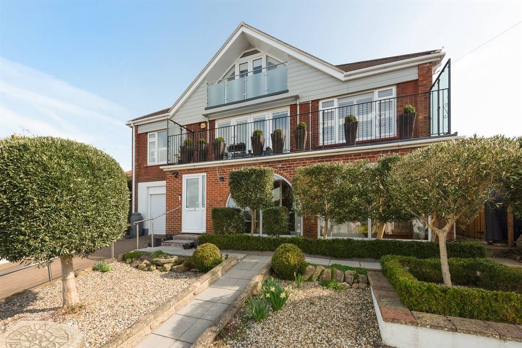 Property photo 1 of 39
