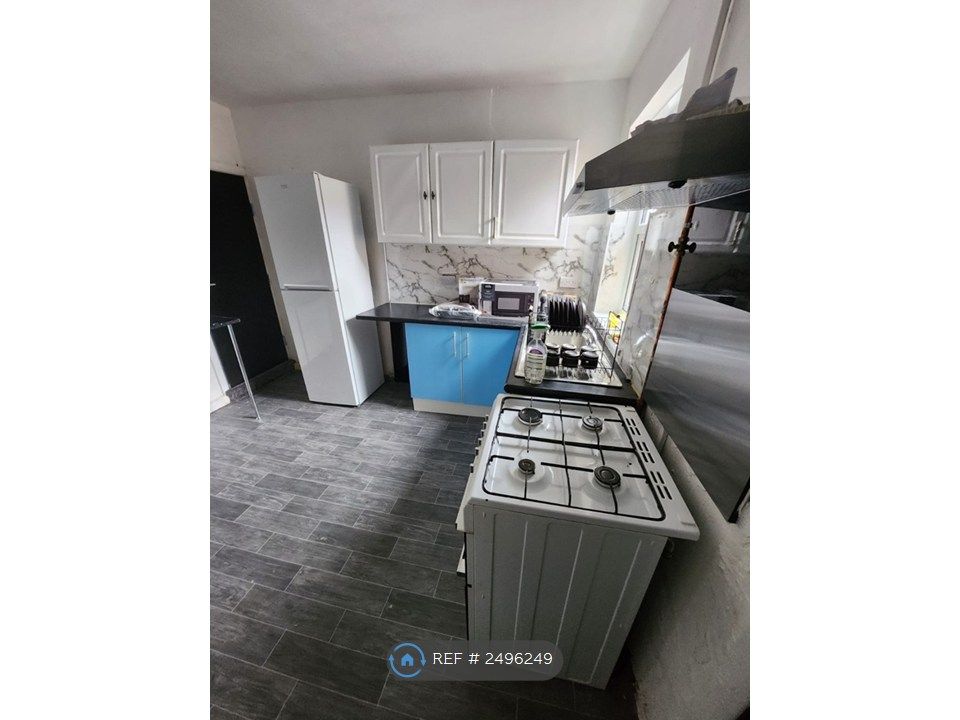 Property photo 2 of 35