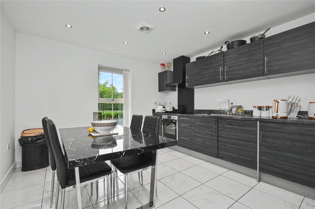 Property photo 3 of 17 Picture No. 11