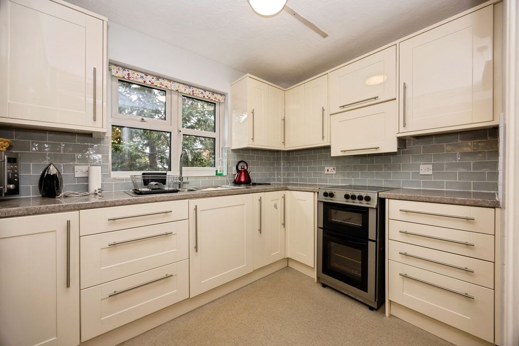 Property photo 2 of 25 Pbox-Img.Jpg
