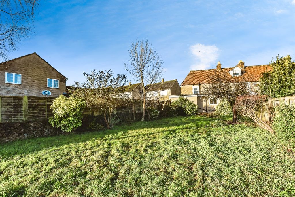 Property photo 3 of 21