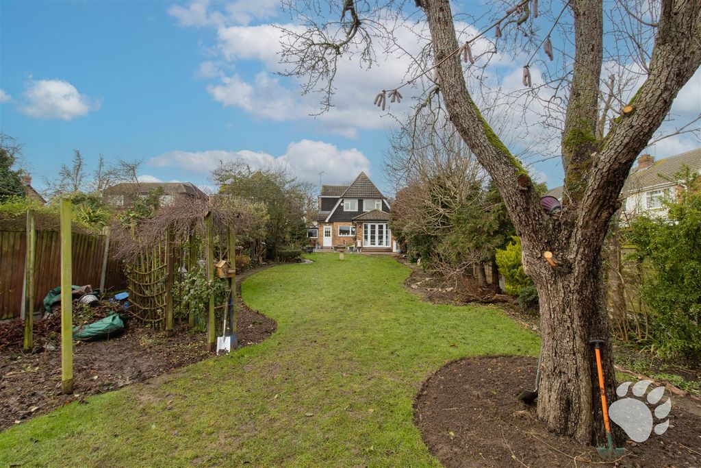 Property photo 2 of 31 Garden