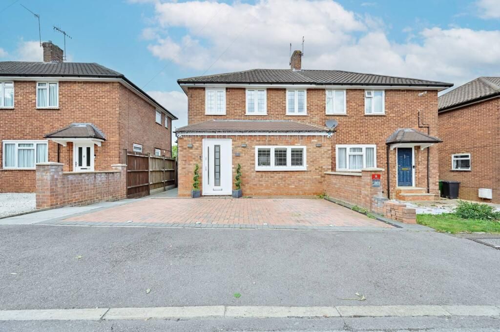 Property photo 1 of 14 Modern Unique Semi Detached Home With Basement