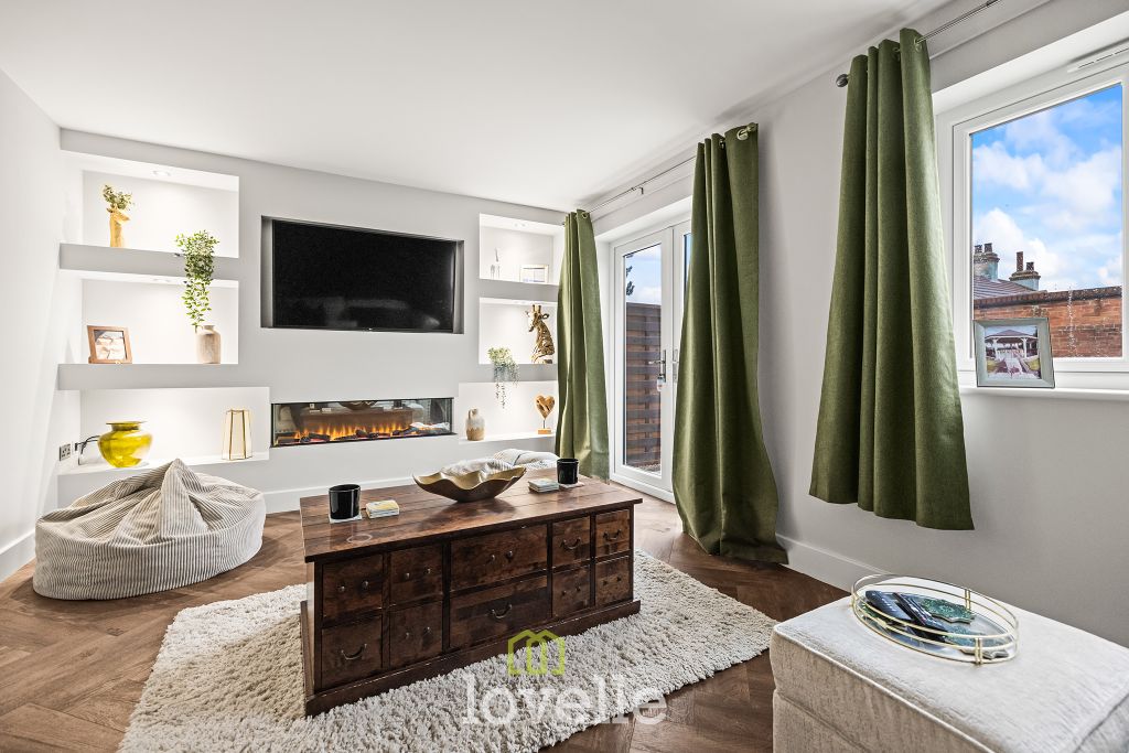 Property photo 2 of 32