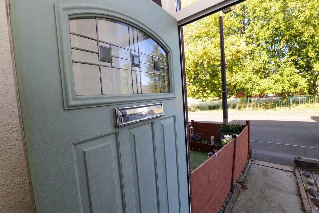 Property photo 2 of 20