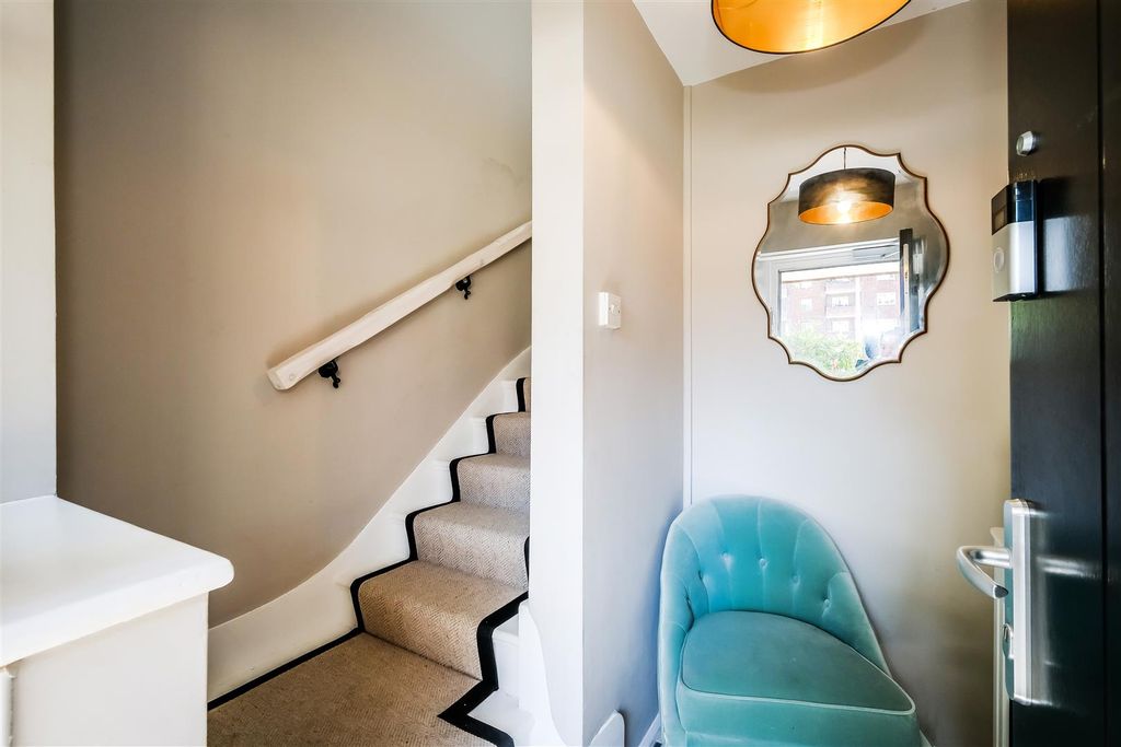 Property photo 1 of 17 4 Rivenhall Gardens-1.Jpg