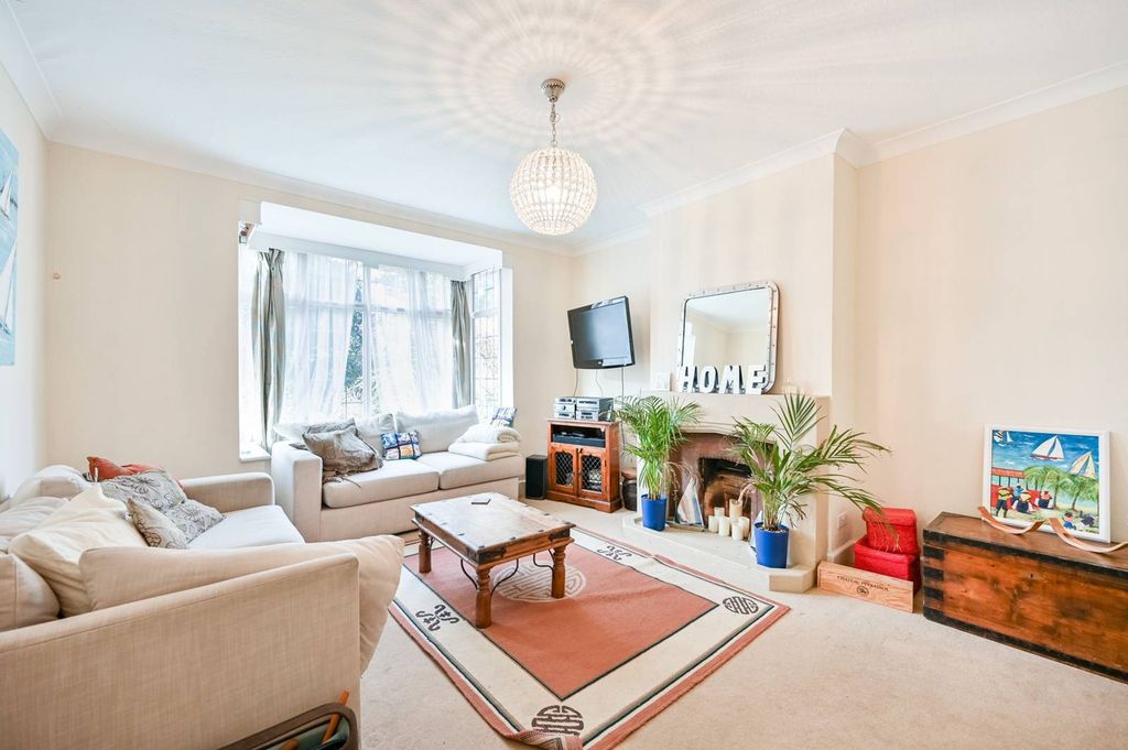 Property photo 3 of 10