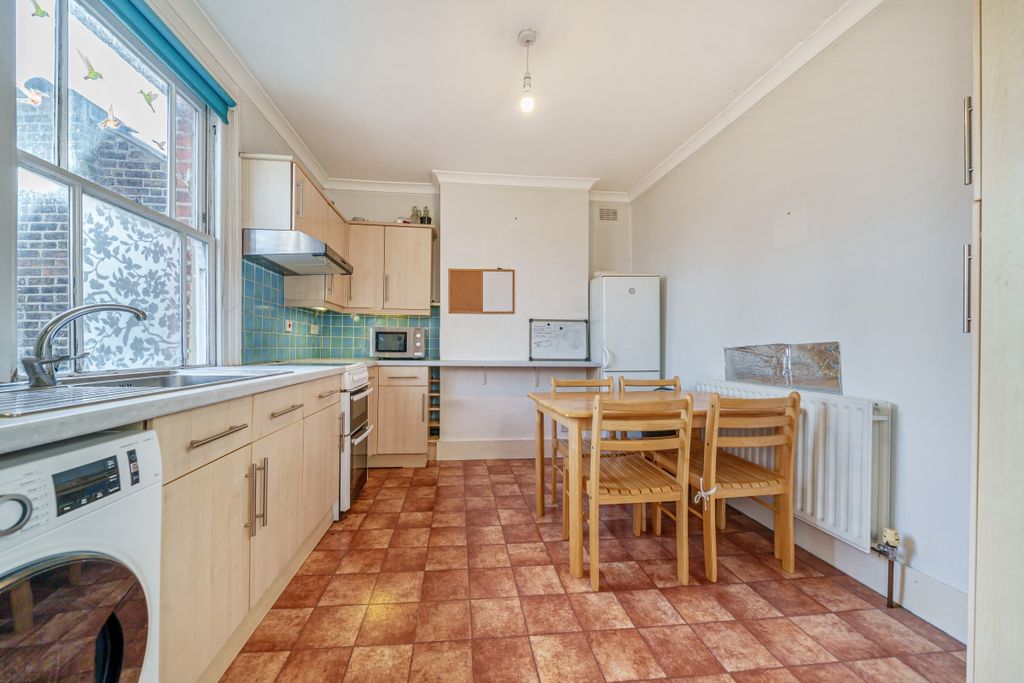 Property photo 2 of 7 1068124 (2)