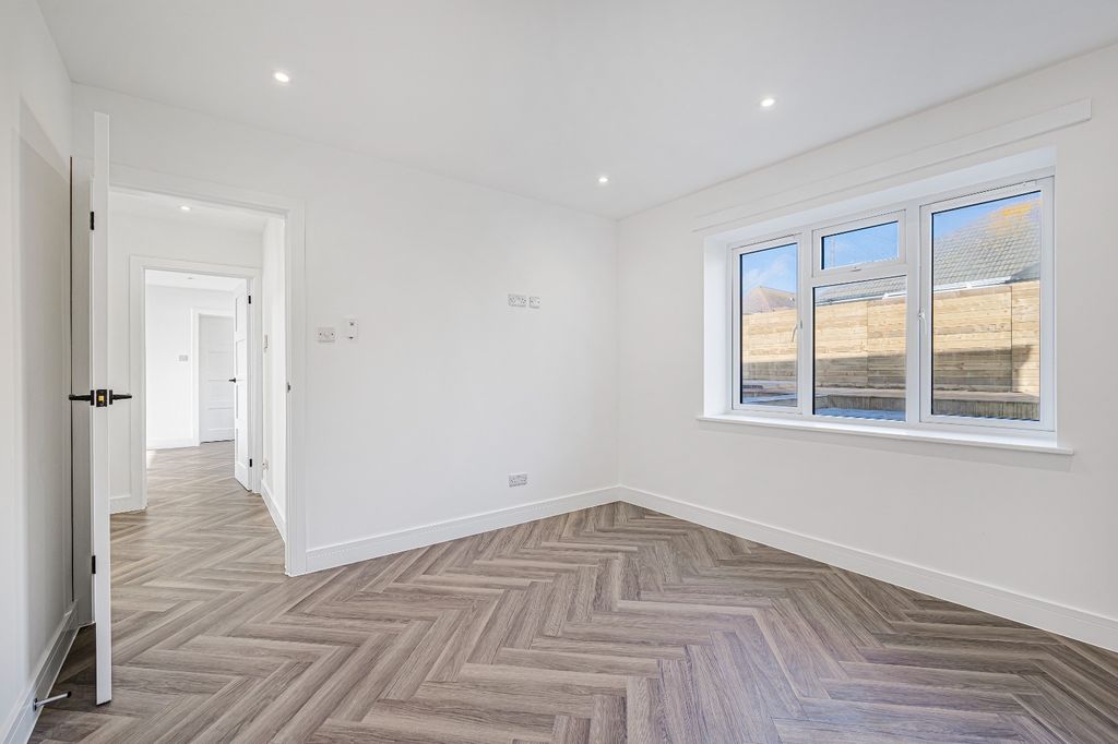 Additional image 14 of 4 bed detached house for saleSouth Coast Road, Telscombe Cliffs, Peacehaven, East Sussex BN10